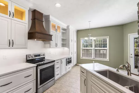 Kitchen - 165 Gloria Ct, Branson, MO 65616 photo 3 of 6