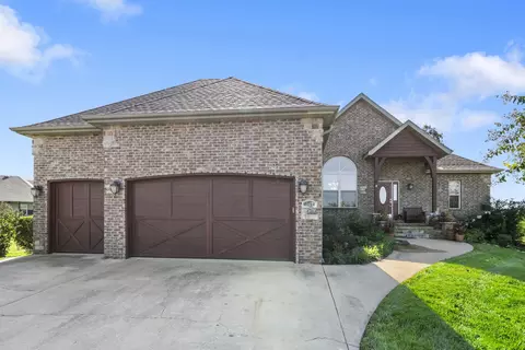 Exterior - 165 Gloria Ct, Branson, MO 65616 photo 2 of 9