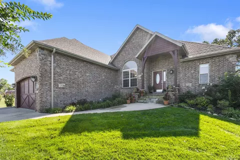 Exterior - 165 Gloria Ct, Branson, MO 65616 photo 3 of 9
