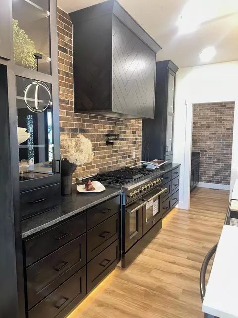 Kitchen - 1837 E Cobblestone Dr, Ozark, MO 65721 photo 5 of 18