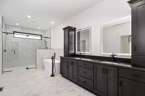 Bath - 1837 E Cobblestone Dr, Ozark, MO 65721 photo 1 of 16