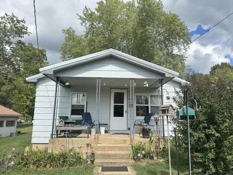 210 E Ava Ave, Ava, MO 65608