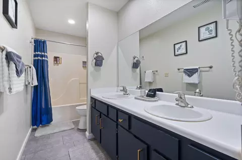 Bath - 21 Goldfinch Dr #3, Branson, MO 65616 photo 2 of 2