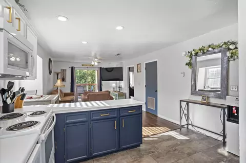 Kitchen - 21 Goldfinch Dr #3, Branson, MO 65616 photo 8 of 11