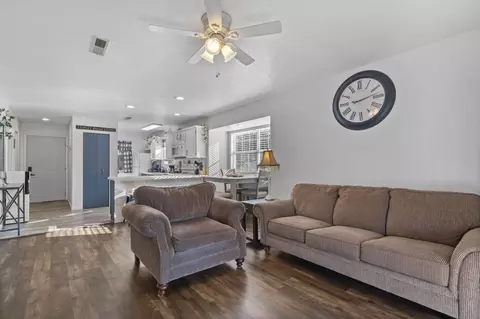 Living - 21 Goldfinch Dr #3, Branson, MO 65616 photo 6 of 7