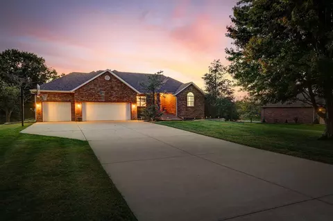 165 Bayberry Dr, Ozark, MO 65721