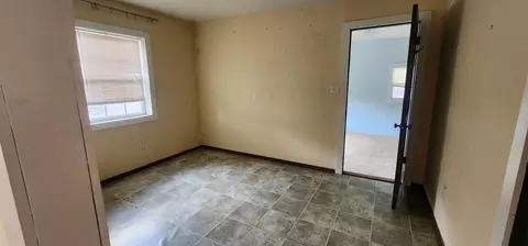 1405 W Meadowmere St, Springfield, MO 65807 photo 6