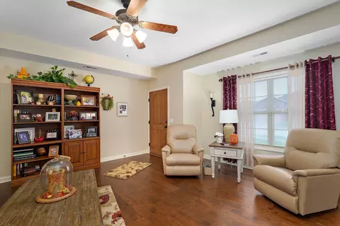 2114 W Swallow St, Springfield, MO 65810 photo 8