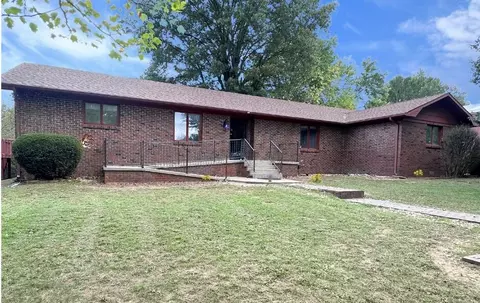 1401 Rosewood St, Monett, MO 65708