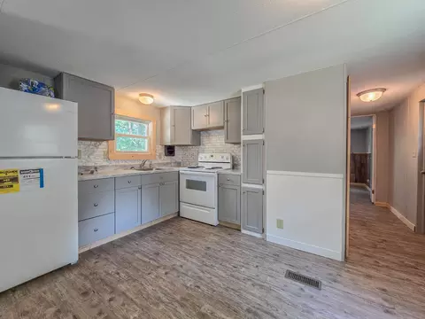 22163 County Road 288, Pittsburg, MO 65724