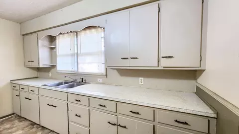 1523 N Western Ave, Springfield, MO 65802 photo 19