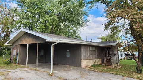1523 N Western Ave, Springfield, MO 65802 photo 3