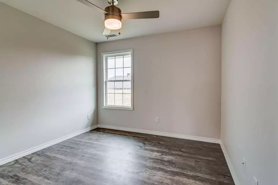 Bedroom - 965 S Silverwood Ln, Nixa, MO 65714 photo 9 of 12