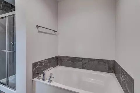 Bath - 965 S Silverwood Ln, Nixa, MO 65714 photo 1 of 3