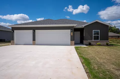 1726 Cash Dr, Mount Vernon, MO 65712