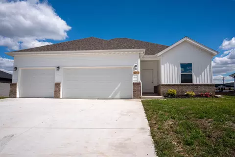 1747 Cash Dr, Mount Vernon, MO 65712