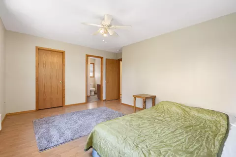 Bedroom - 31 Woodcliff Rd #31, Shell Knob, MO 65747 photo 2 of 3
