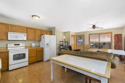 Kitchen - 31 Woodcliff Rd #31, Shell Knob, MO 65747 photo 1 of 2