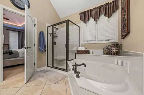 Bath - 3094 W Cedarbluff Dr, Springfield, MO 65810 photo 3 of 7