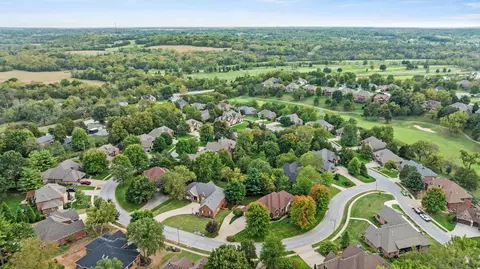 View/Area - 3094 W Cedarbluff Dr, Springfield, MO 65810 photo 6 of 7