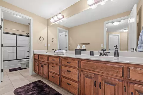Bath - 3094 W Cedarbluff Dr, Springfield, MO 65810 photo 5 of 7