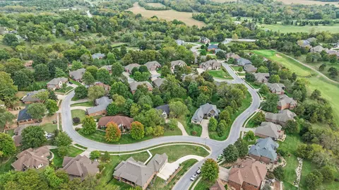 View/Area - 3094 W Cedarbluff Dr, Springfield, MO 65810 photo 4 of 7