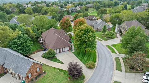 View/Area - 3094 W Cedarbluff Dr, Springfield, MO 65810 photo 2 of 7