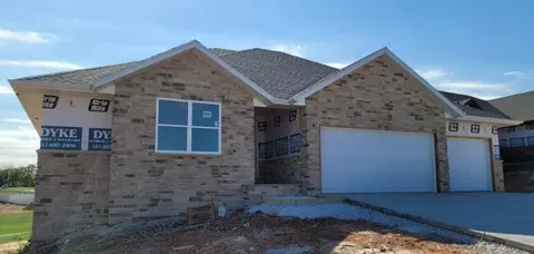 919 S Silverwood Ln, Nixa, MO 65714