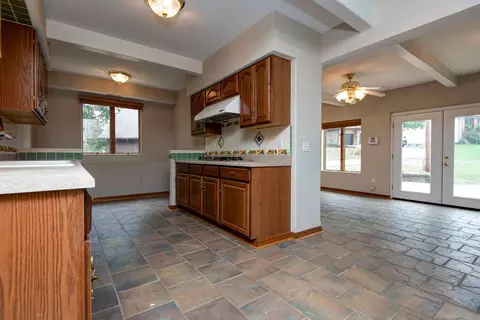 Kitchen - 3879 N Williams Ct, Springfield, MO 65803 photo 4 of 6
