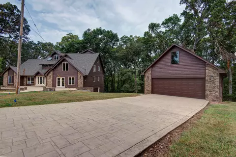 Exterior - 3879 N Williams Ct, Springfield, MO 65803 photo 2 of 5