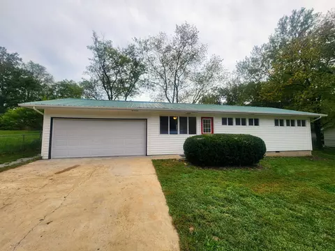 1130 Dewey St, Houston, MO 65483