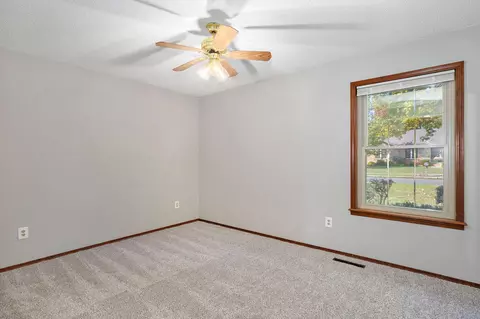 1142 W Maplewood St, Springfield, MO 65807 photo 25