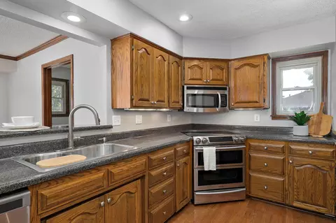 1142 W Maplewood St, Springfield, MO 65807 photo 14