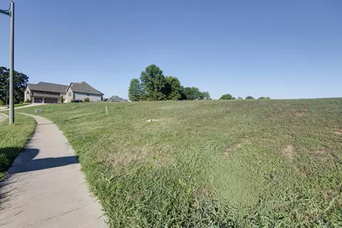 3240 W Bluffview St, Springfield, MO 65810 photo 3