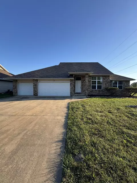 2882 W Lasalle St, Springfield, MO 65807 photo 1