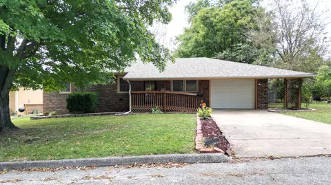 1208 E Austin St, Bolivar, MO 65613