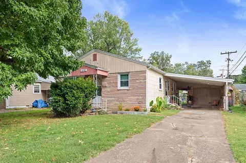 1856 S Pickwick Ave, Springfield, MO 65804
