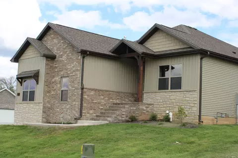 1100 S Swift, Ozark, MO 65721