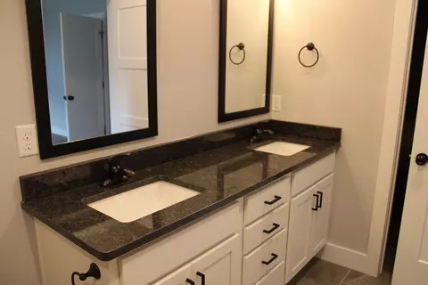 1102 S Swift, Ozark, MO 65721 photo 11