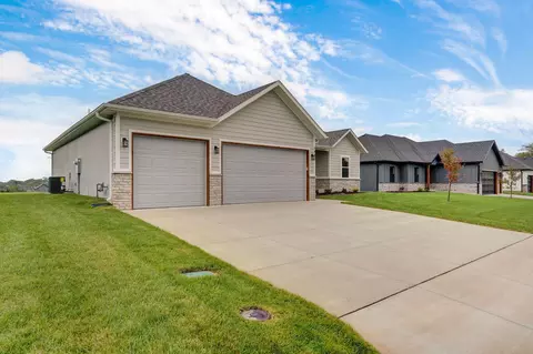 1441 N Collins Dr, Republic, MO 65738 photo 2
