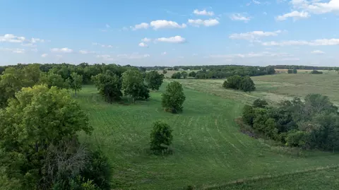 000 Highway Z, Everton, MO 65646