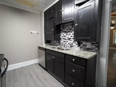 742 S Douglas Ave, Springfield, MO 65806 photo 6
