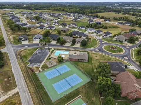 1302 W Gaslight Dr, Springfield, MO 65810 photo 13