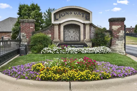 1302 W Gaslight Dr, Springfield, MO 65810 photo 6