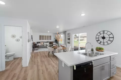 Entry Way - 5163 W Sunstruck St, Springfield, MO 65802 photo 2 of 7