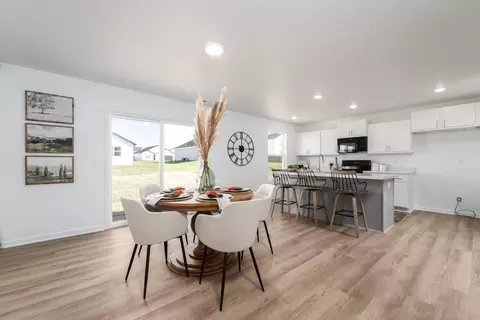 Dining - 5163 W Sunstruck St, Springfield, MO 65802 photo 1 of 2