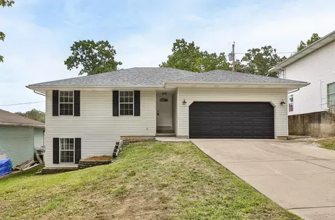 132 Maplewood Dr, Branson, MO 65616