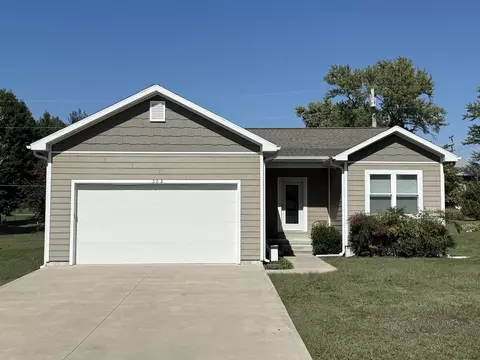 205 E Golden Ave, El Dorado Springs, MO 64744