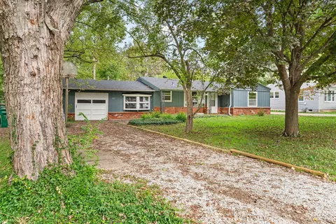 2347 E Kirkwood St, Springfield, MO 65804 photo 6