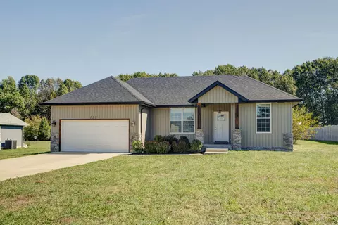 220 N Western St, Marionville, MO 65705